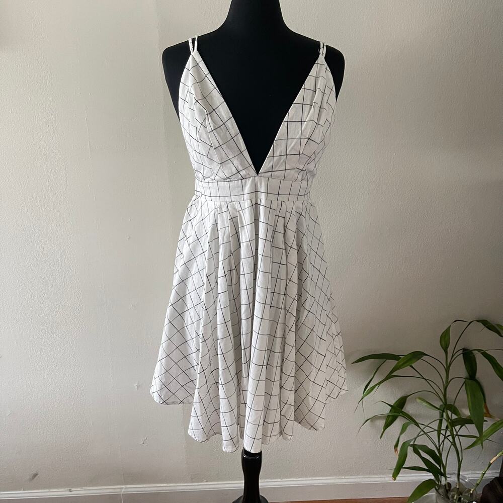 HYFVE Windowpane Grid Mini Dress L Womens White Black Plunging V Open Back Flare
